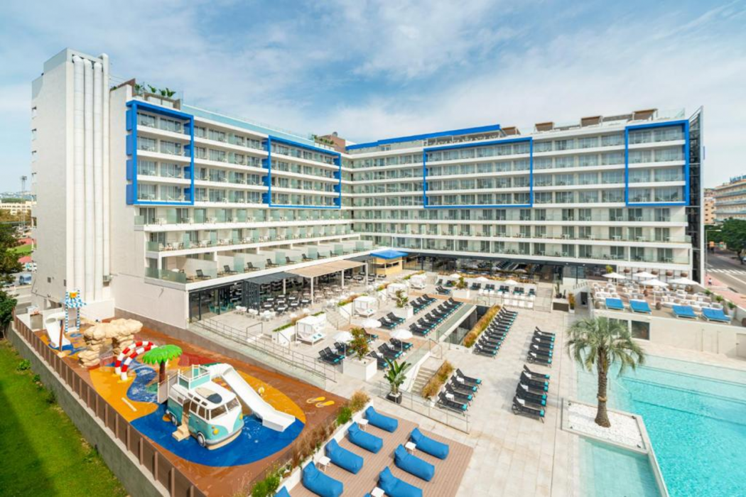 L Azure Hotel photo3