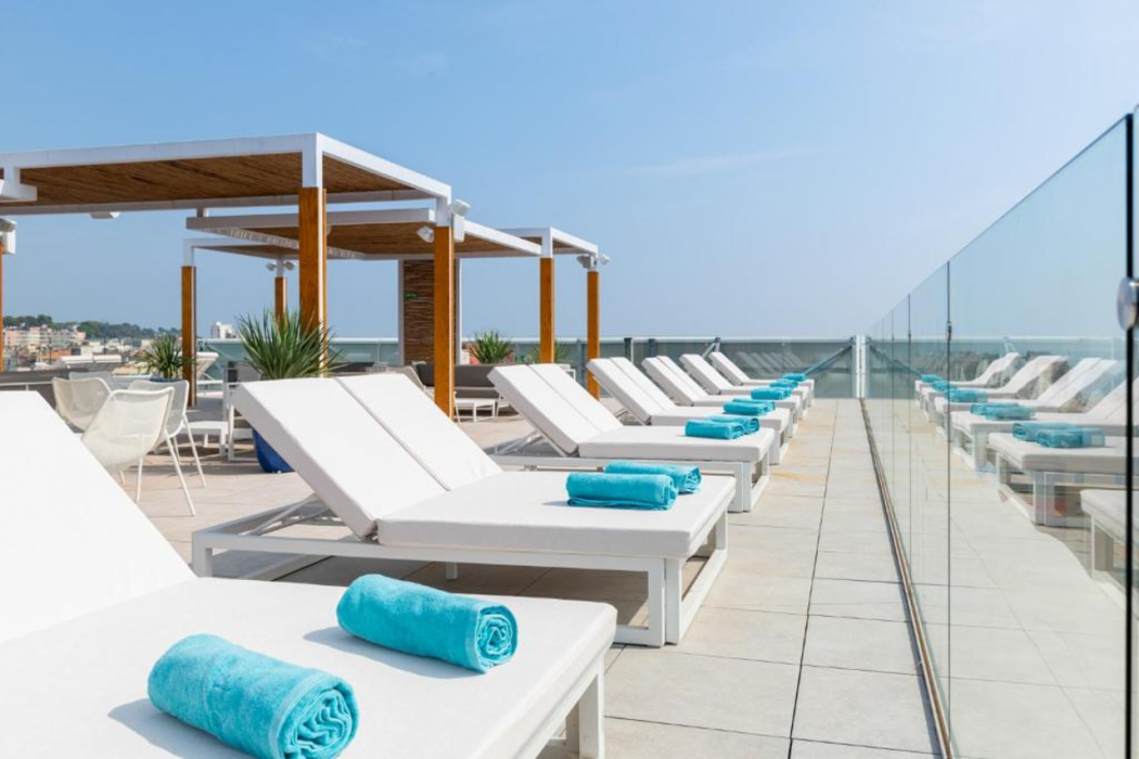 L Azure Hotel 26/64