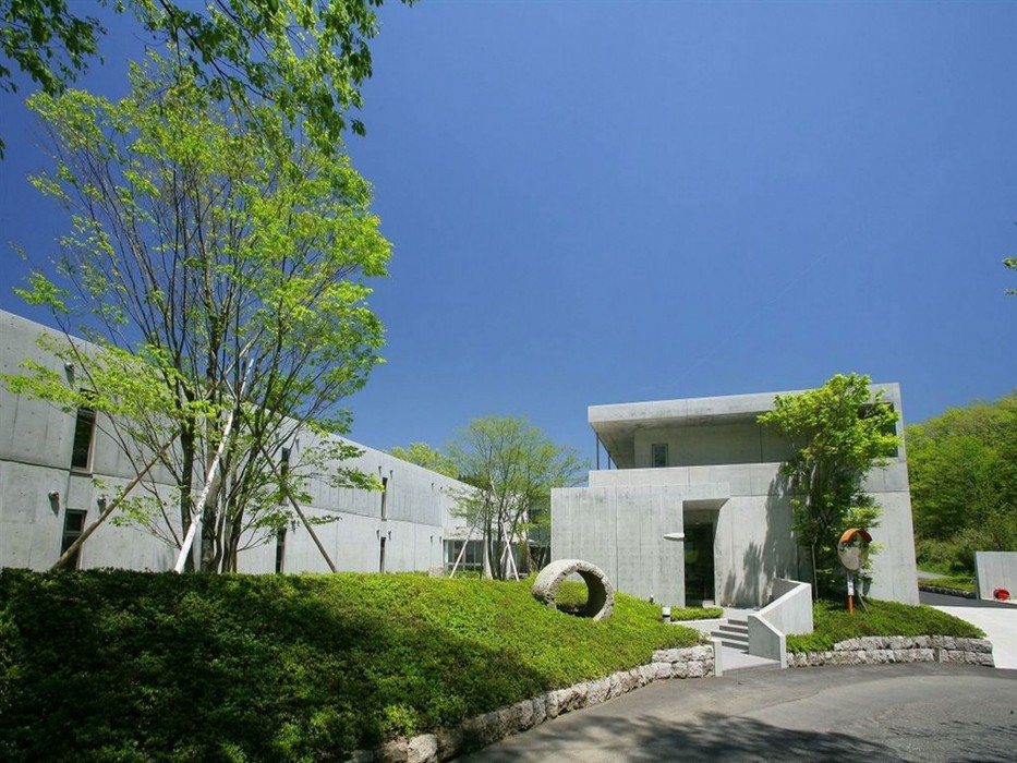 Auberge Mukunone 36/45
