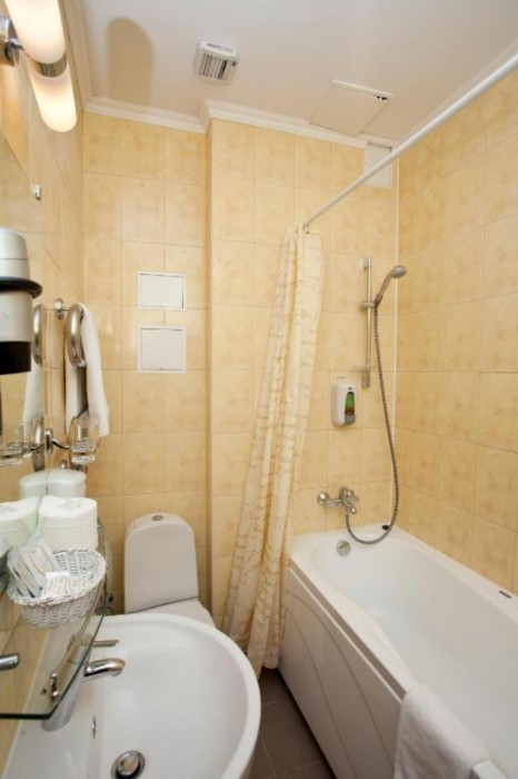 Monte Kristo Hotel 43/95