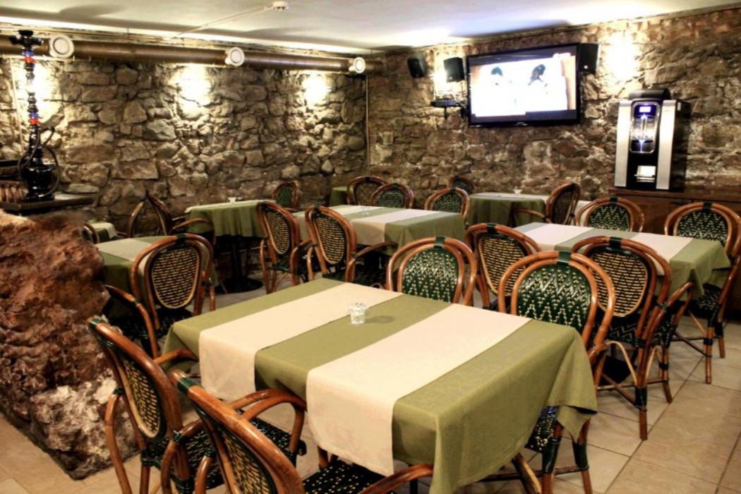 Monte Kristo Hotel 54/95