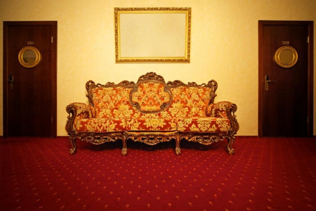 Monte Kristo Hotel 32/95