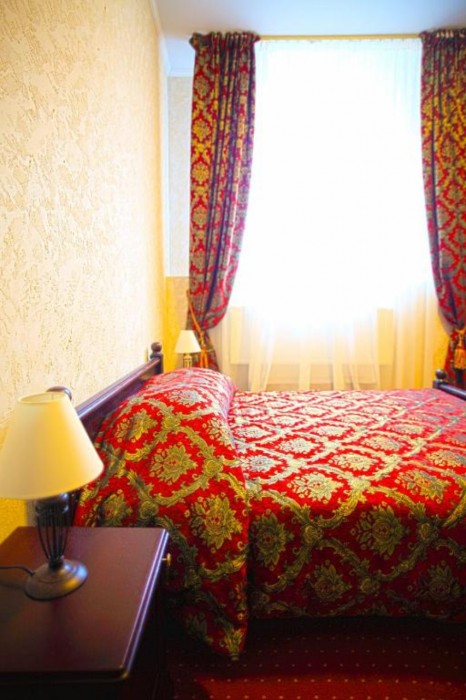 Monte Kristo Hotel 39/95