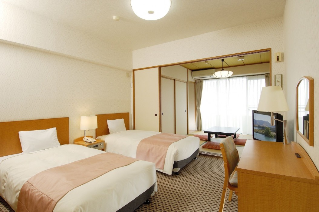 Wisterian Life Club Atami 8/30