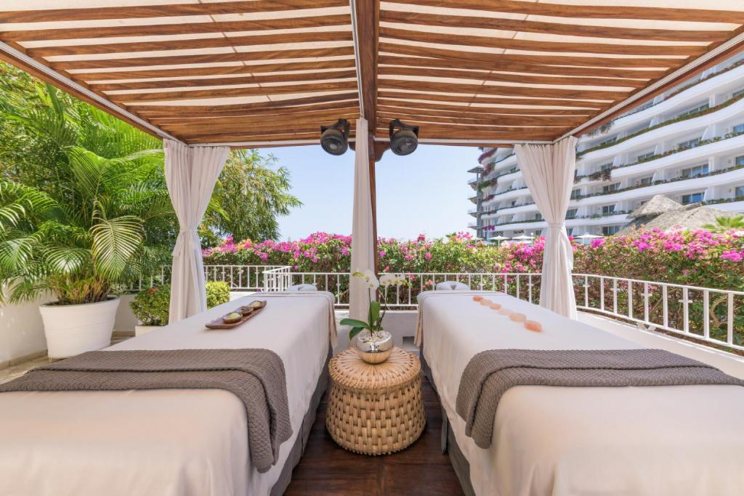 Grand Miramar All Luxury Suites and Residences 24/34