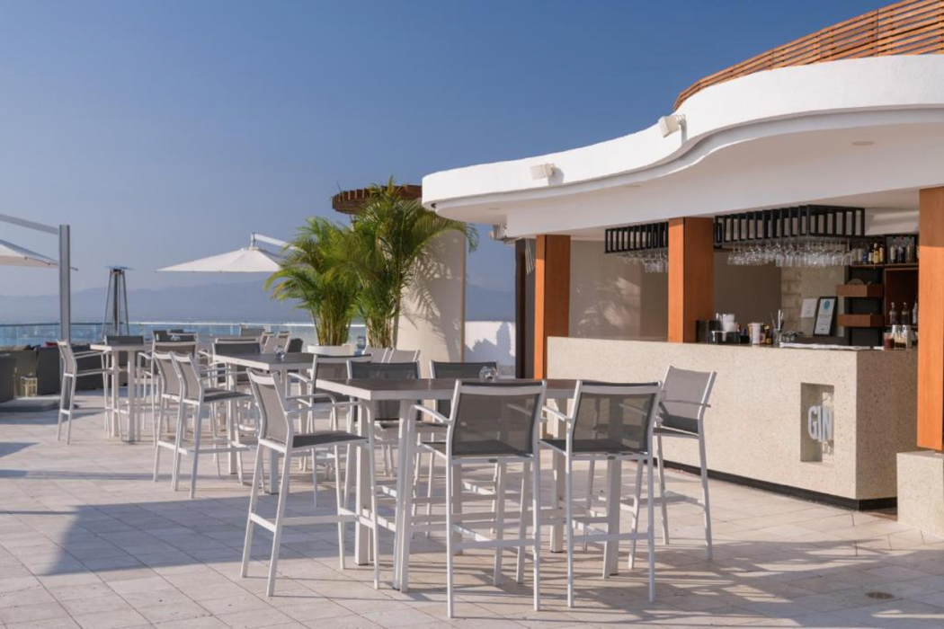 Grand Miramar All Luxury Suites and Residences 21/34