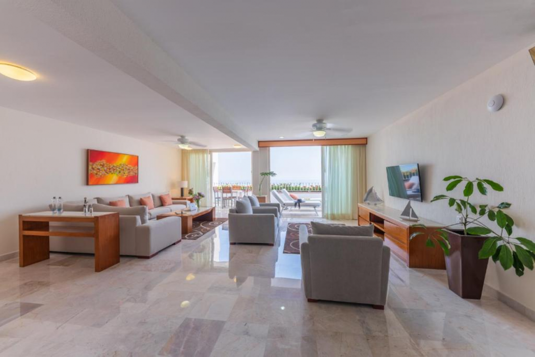 Grand Miramar All Luxury Suites and Residences 23/34