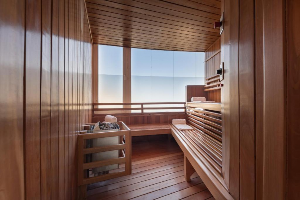 Grand Miramar All Luxury Suites and Residences 28/34