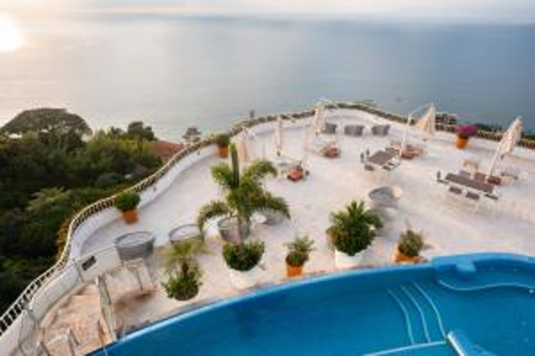 Grand Miramar All Luxury Suites and Residences 31/34