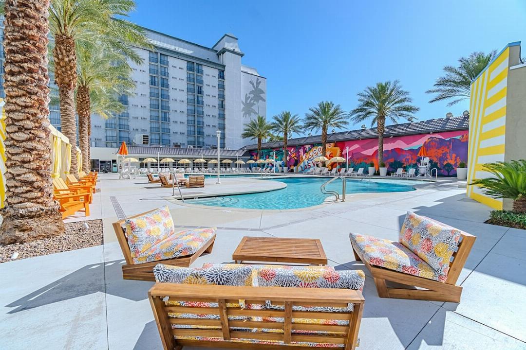 OYO Hotel and Casino Las Vegas 11/59