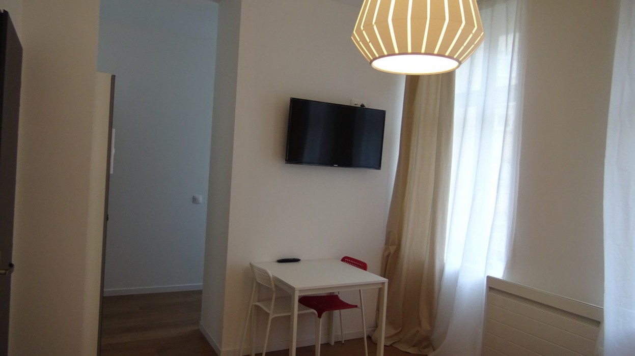 Nationale Apparthotel 10/71