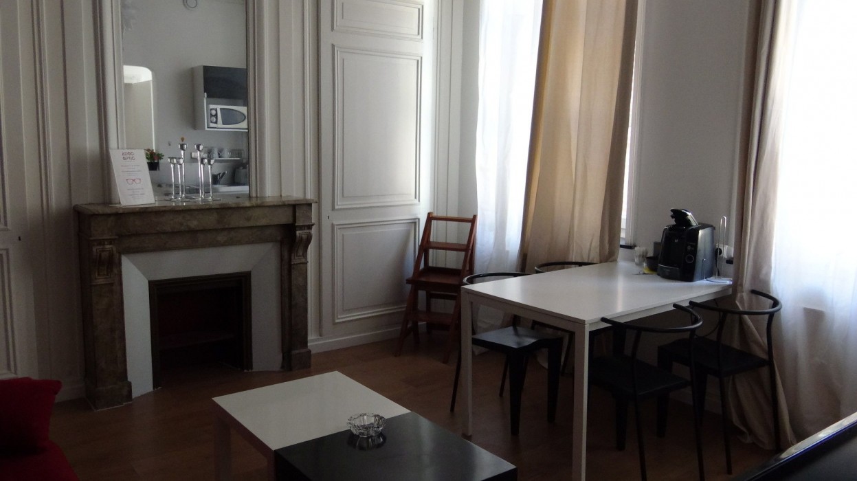 Nationale Apparthotel 20/71