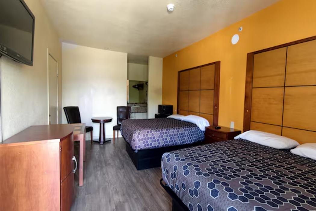 Executive Inn & Suites San Marcos, TX 17/38