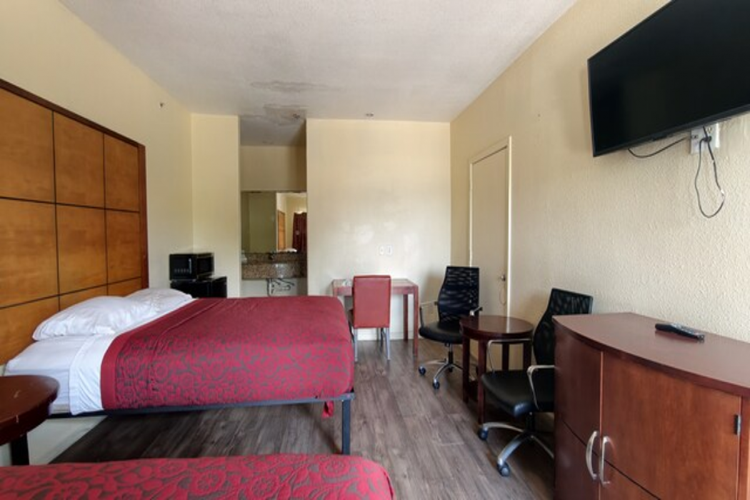 Executive Inn & Suites San Marcos, TX 10/38