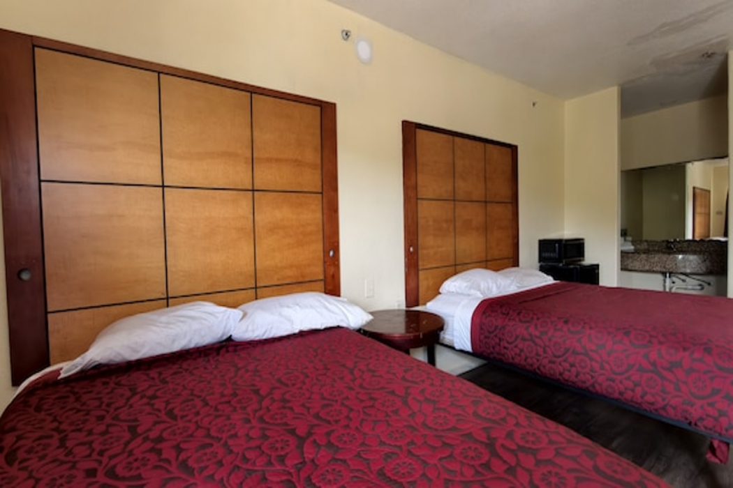 Executive Inn & Suites San Marcos, TX 11/38