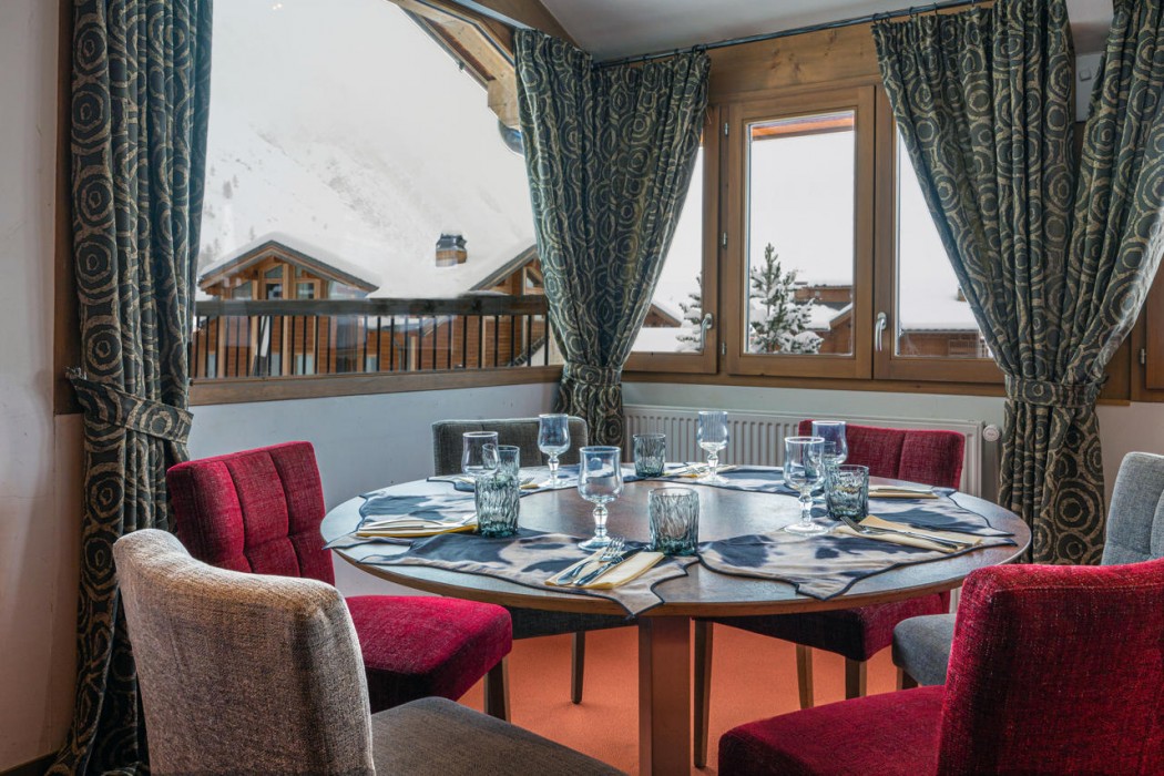 Aiguille Percee Hotel Restaurant 43/74