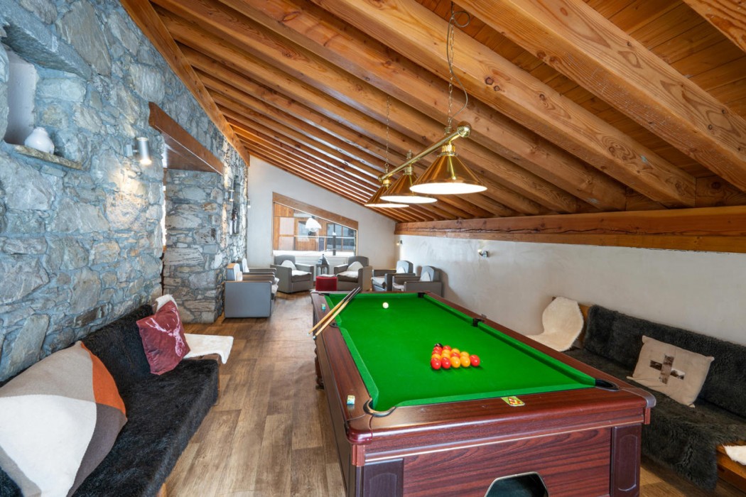Aiguille Percee Hotel Restaurant 46/74