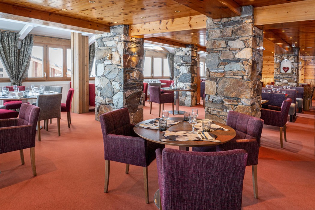 Aiguille Percee Hotel Restaurant 4/74