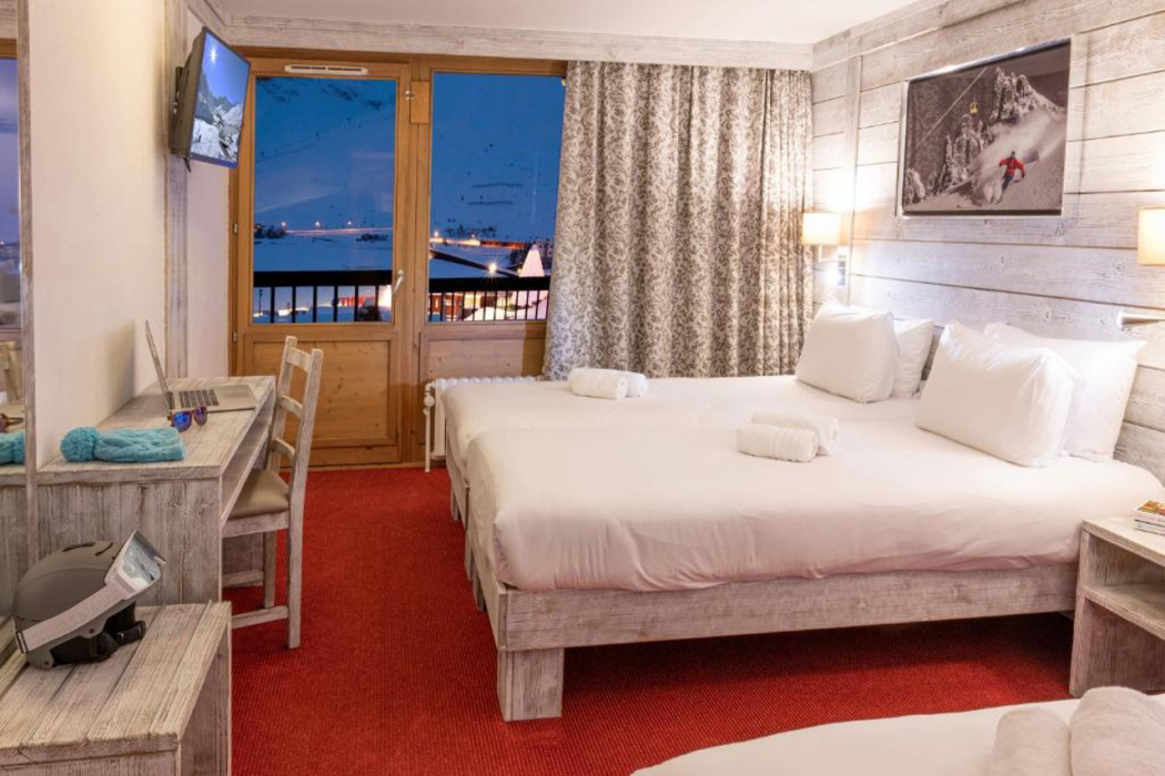 Aiguille Percee Hotel Restaurant 29/74