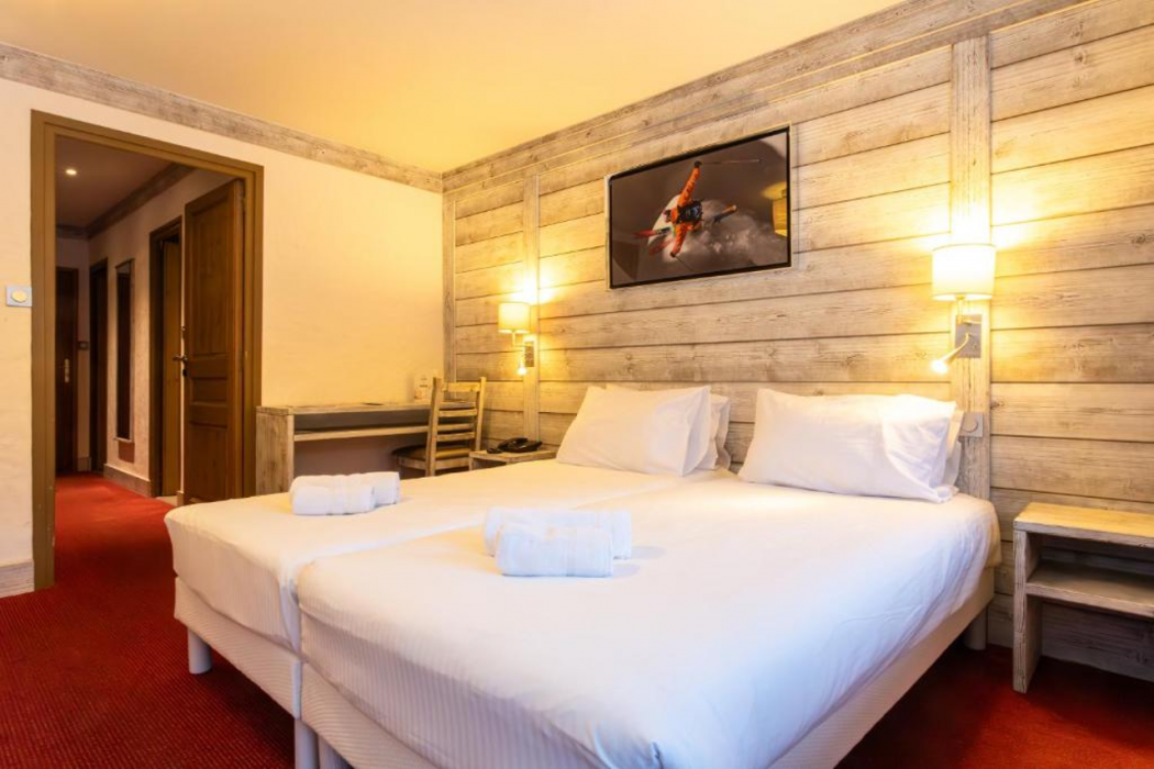 Aiguille Percee Hotel Restaurant 25/74