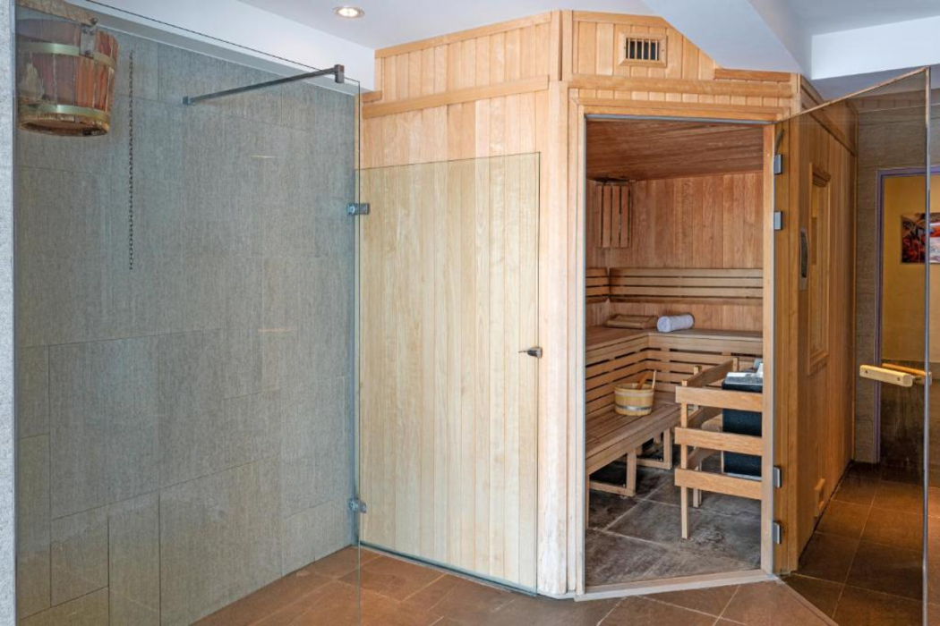 Aiguille Percee Hotel Restaurant 45/74
