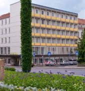 Hessenland Hotel by Stay Awesome 1/11