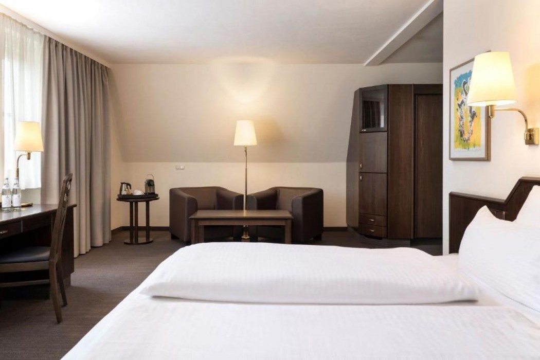 elaya hotel noerdlingen, Trademark by Wyndham 10/63