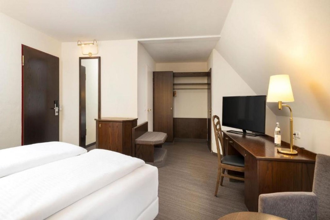 elaya hotel noerdlingen, Trademark by Wyndham 7/63