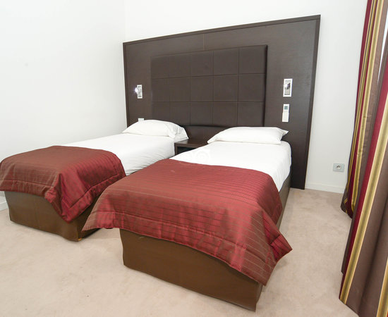 Music Hotel 8/53