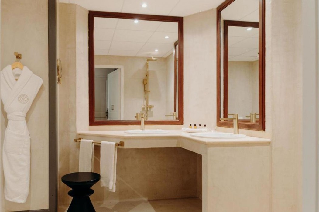 Domaine De Rochebois & Spa Nuxe 12/55