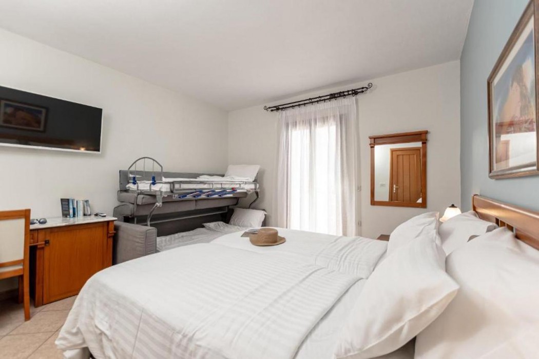 Naxos Resort Beach Hotel 8/50
