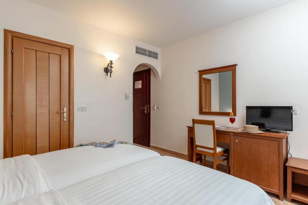 Naxos Resort Beach Hotel 9/50