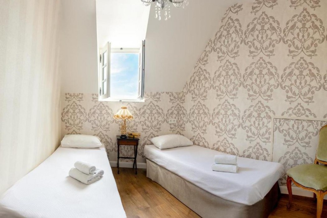 Hotel France Et De Guise 10/60