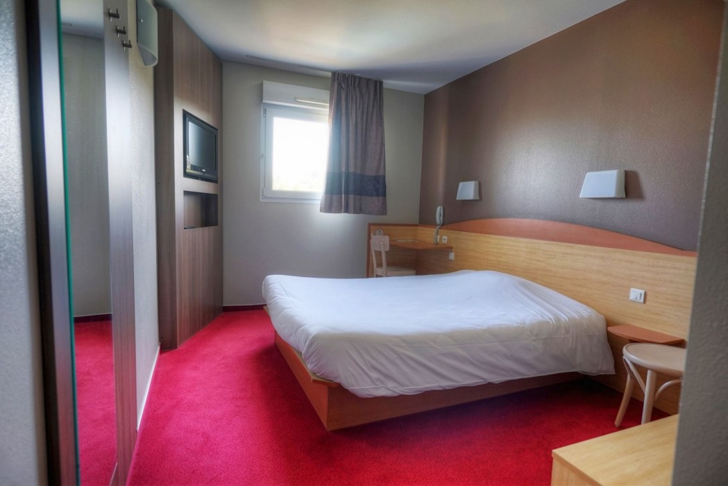 B&B Hotel Saint Etienne Monthieu 32/55
