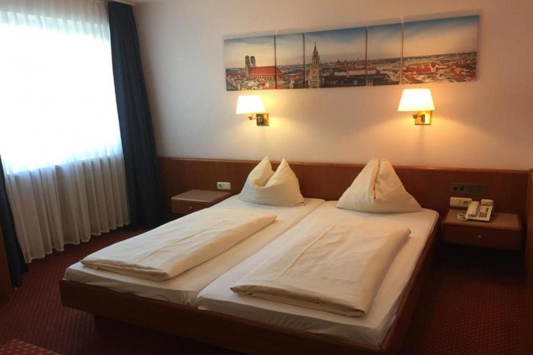 Hotel Carmen 8/13
