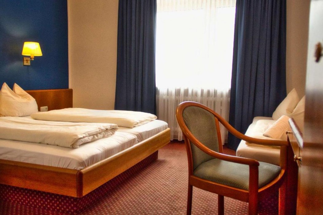 Hotel Carmen 10/13