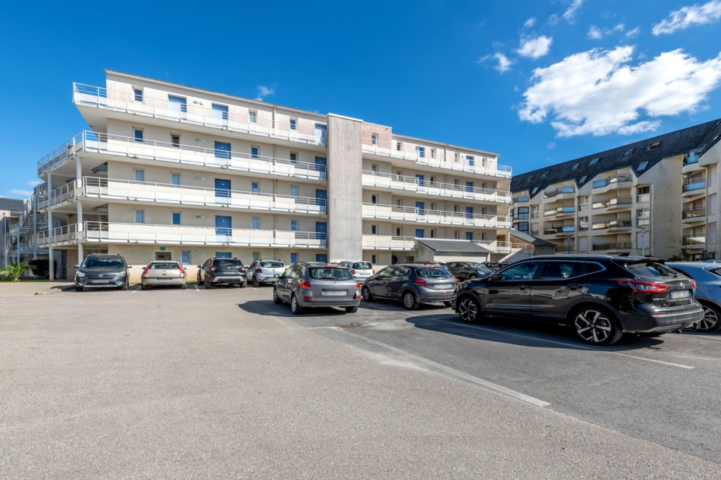 Residence Vacanceole Le Domaine de Bertheaume in PLOUGONVELIN
