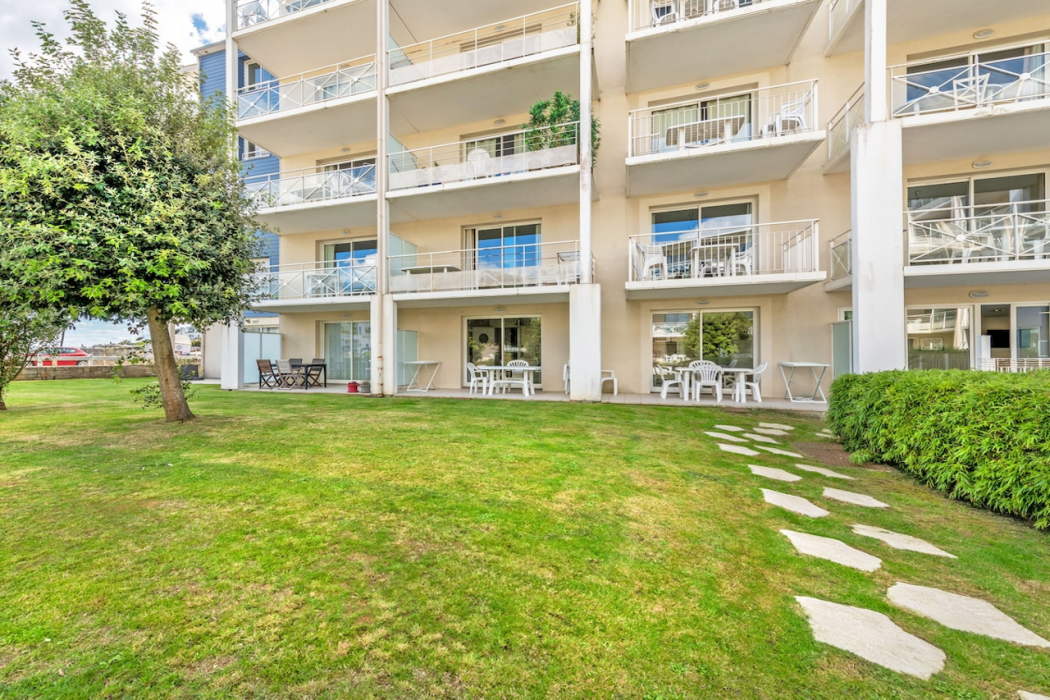 Residence Vacanceole Le Domaine de Bertheaume in PLOUGONVELIN