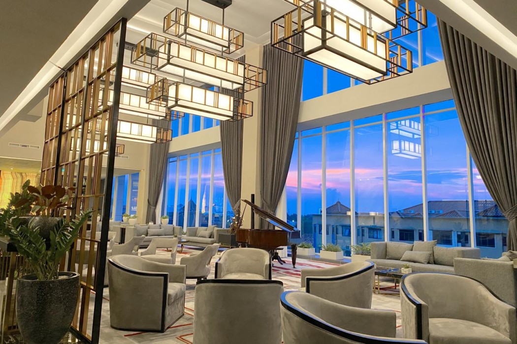 Grand Swiss-Belhotel Darmo 25/62
