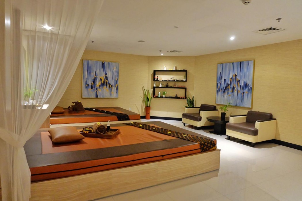 Grand Swiss-Belhotel Darmo 23/62