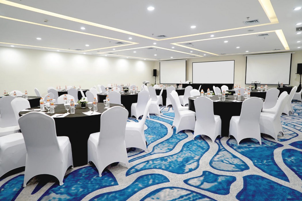 Grand Swiss-Belhotel Darmo 28/62