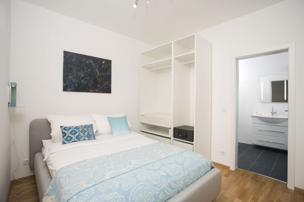 Graf-Adolf Apartments 36/69