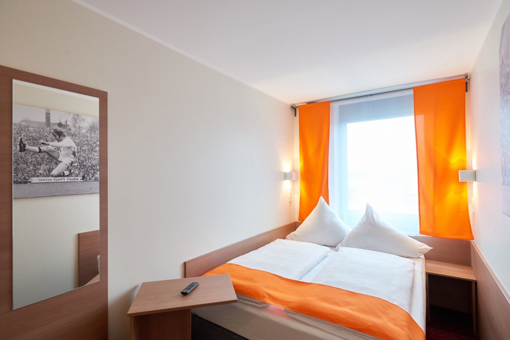 Mcdreams Hotel Monchengladbach 18/21
