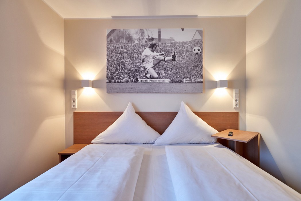 Mcdreams Hotel Monchengladbach 8/21