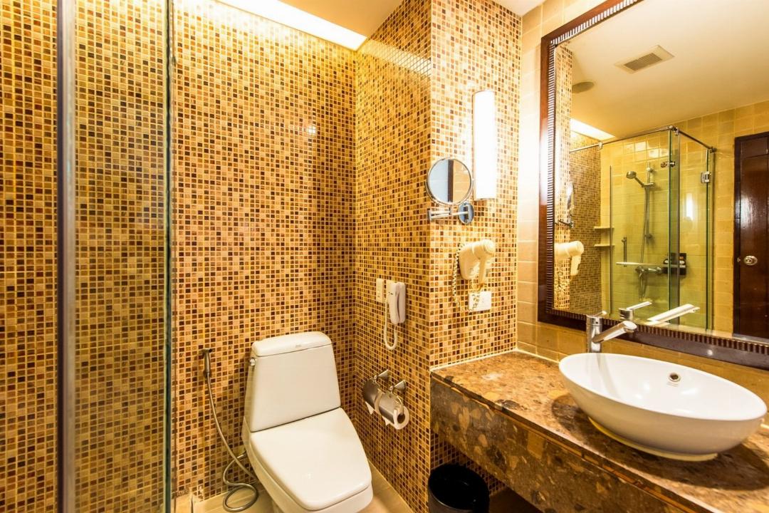 DELUXE ROOM