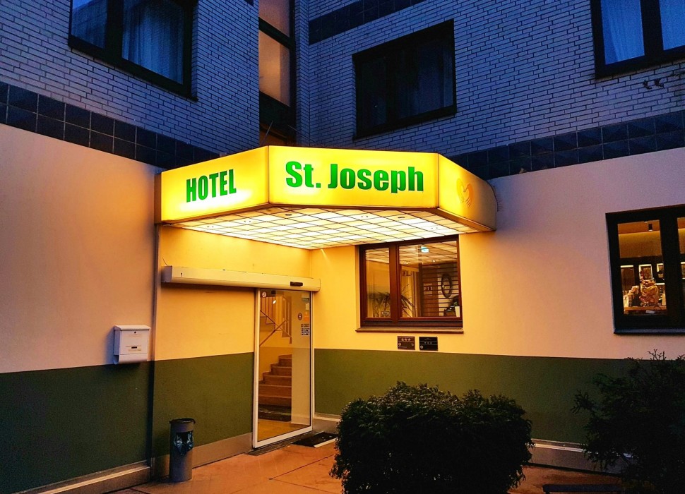 St. Joseph Hotel 38/80