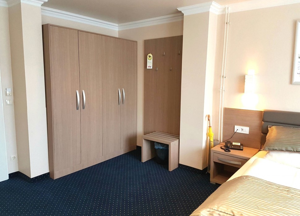St. Joseph Hotel 42/80