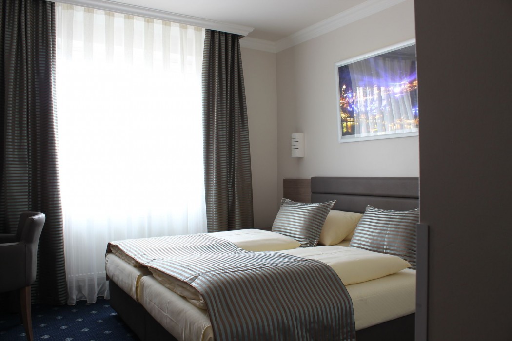 St. Joseph Hotel 29/80