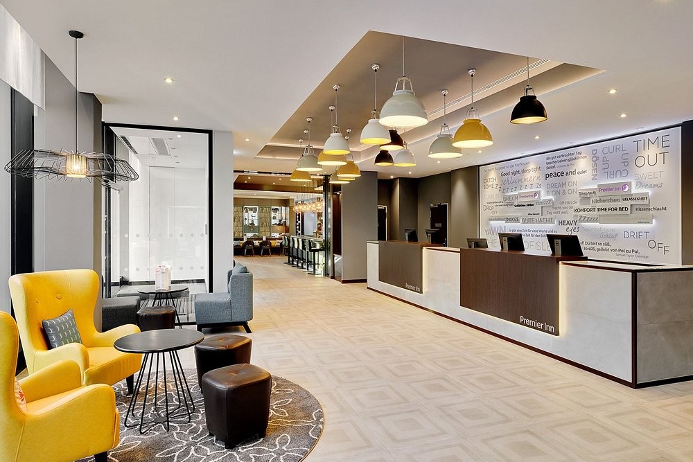Lobby at Premier Inn Hamburg City (Zentrum) Hotel, HAMBURG