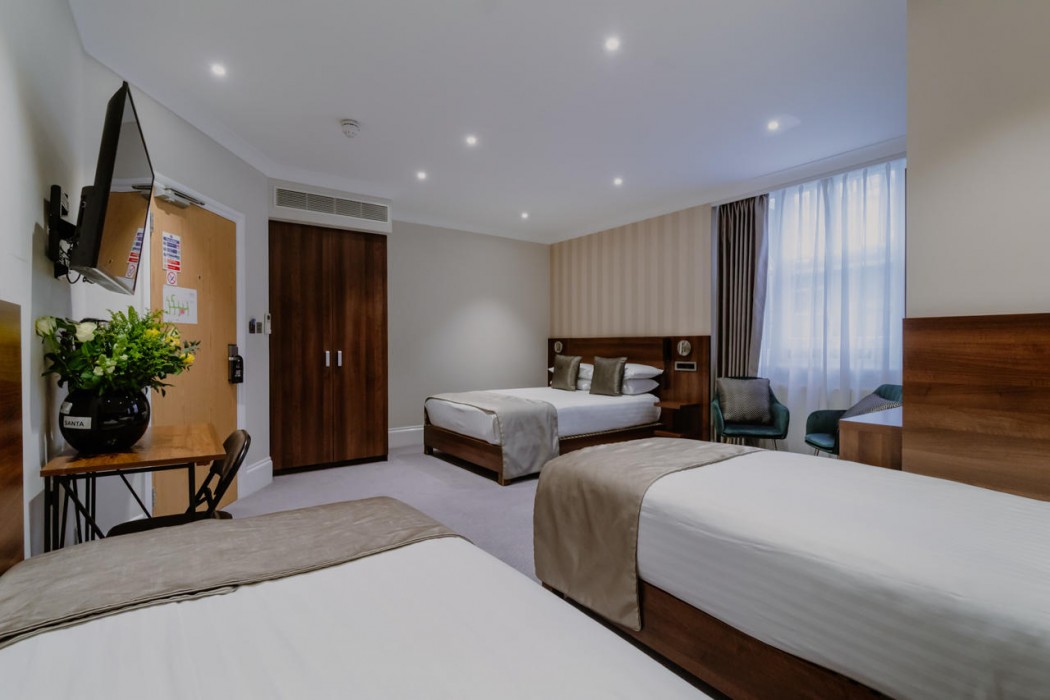 London House Hotel 16/75